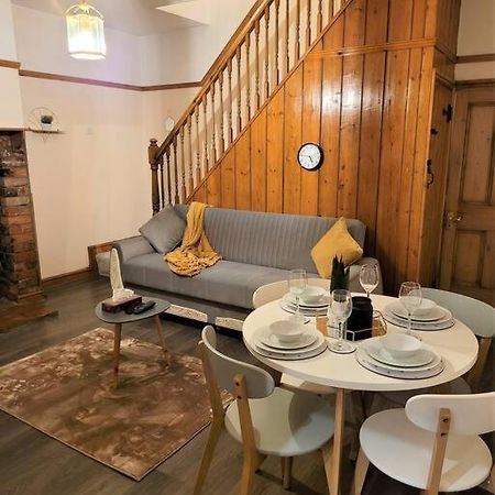 Nice 4-Bedroom Vacation Home With Indoor Fireplace Wellington  Zewnętrze zdjęcie