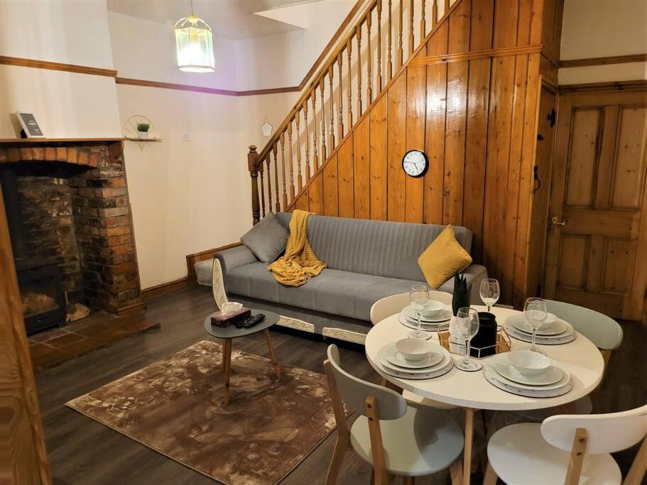 Nice 4-Bedroom Vacation Home With Indoor Fireplace Wellington  Zewnętrze zdjęcie