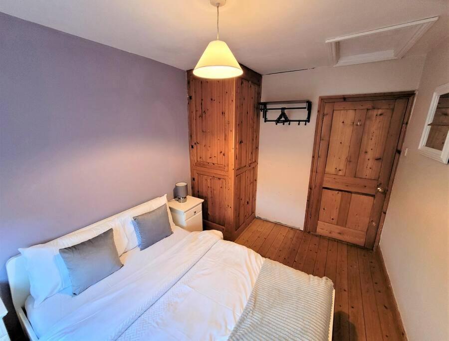 Nice 4-Bedroom Vacation Home With Indoor Fireplace Wellington  Zewnętrze zdjęcie