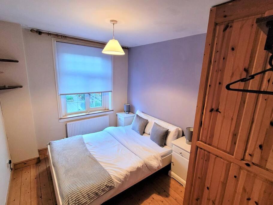 Nice 4-Bedroom Vacation Home With Indoor Fireplace Wellington  Zewnętrze zdjęcie